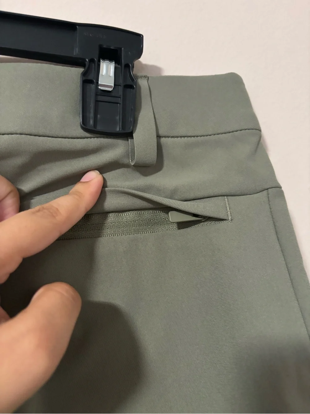Nike 24.7 golf green khaki shorts